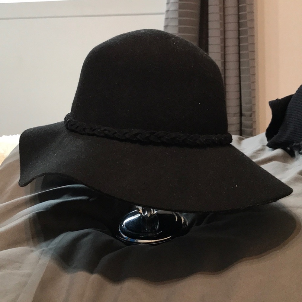 Black fall hat